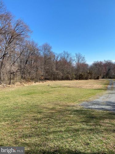 13413 Mountain Rd, Lovettsville VA  20180-2816 exterior
