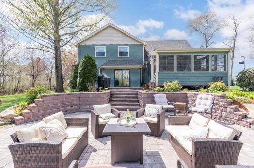 495 Waites Corner Rd, Richmond, RI 02892-1628