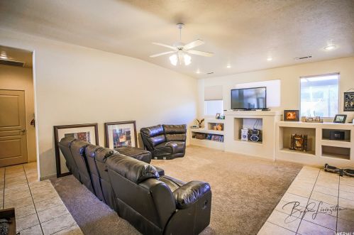 2048 1940, Saint George UT  84770-4718 exterior
