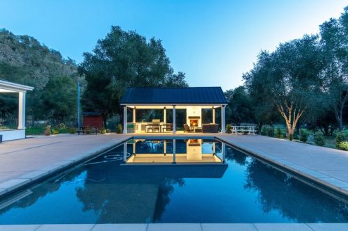 10555 Watsonville Rd, Gilroy CA  95020-9433 exterior