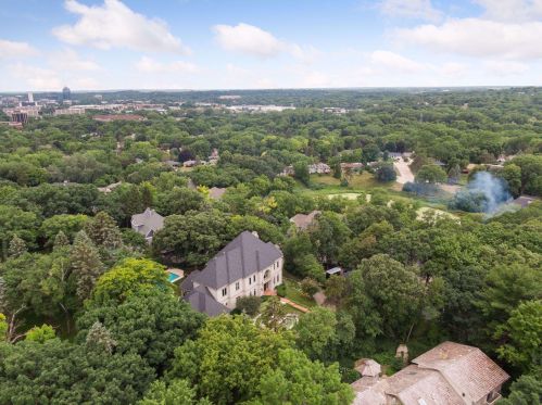 5012 Nob Hill Dr, Minneapolis, MN 55439-1417