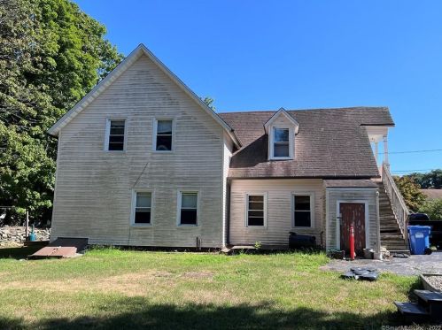 26 Monroe St, Norwich, CT 06360-4121