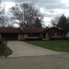 1588 Pleasantview Dr, Lancaster, OH 43130-2015