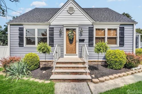 12 Lee St, East Brunswick, NJ 08816-3833