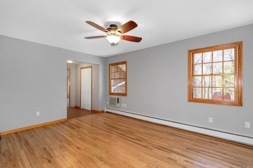 33 Gail Ln, Poughquag NY  12570-5034 exterior