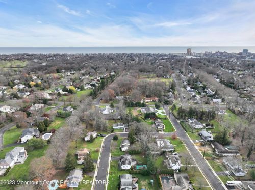 4 Judith Ct, Tinton Falls NJ  07712-4136 exterior