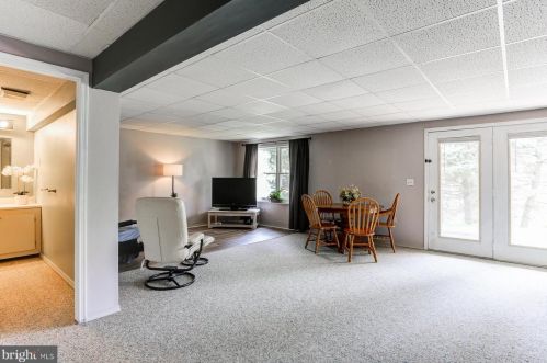 1046 Country Hill Dr, Harrisburg PA  17111-4655 exterior