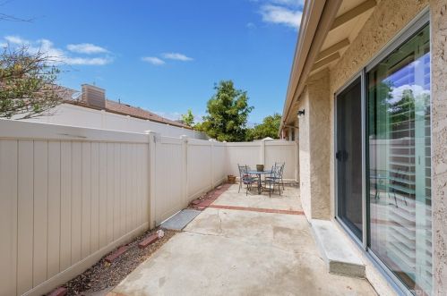 20056 Avenue Of The Oaks, Santa Clarita CA  91321-1361 exterior