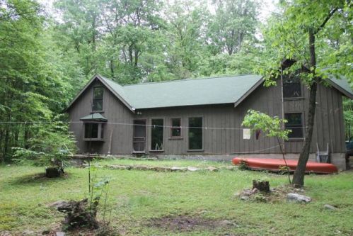454 Airport Rd, Schubert, PA 19507-9647