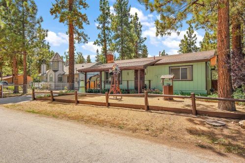 241 Whipple Dr, Big Bear City, CA 92314-9752