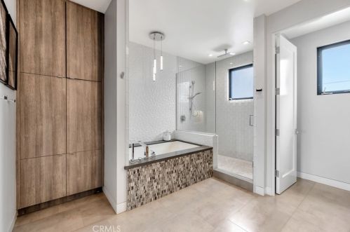 50 Rivo Alto Canal, Long Beach CA  90803-4047 exterior