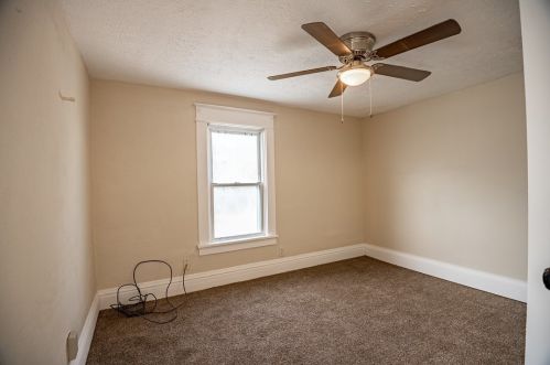 1231 Negley St, Hermitage PA  16121-1728 exterior