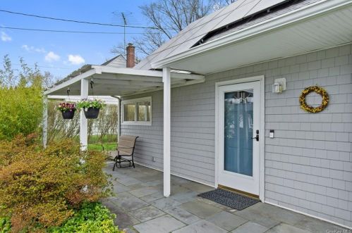 5 Eastward Pl, Elmsford NY  10523-2005 exterior