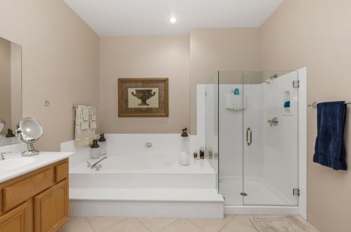 122 Kavenish Dr, Rancho Mirage CA  92270-3244 exterior