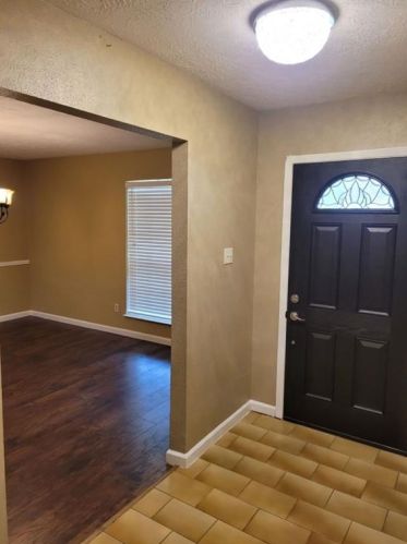 313 Creek Bend Dr, League City, TX 77573-3119