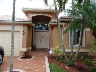 7035 162nd Path, Miami, FL 33193-4445