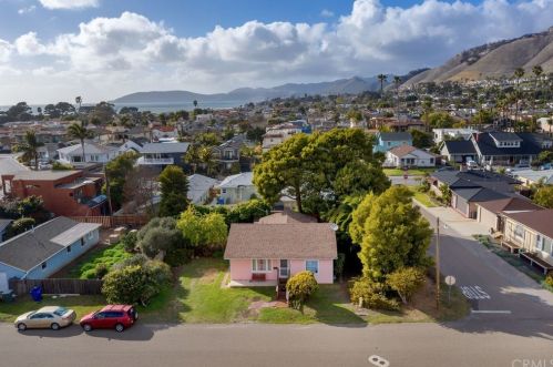 306 Pier Ave, Pismo Beach, CA 93449-2122