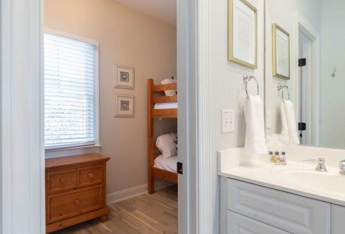 2307 Palm Blvd, Isle Of Palms SC  29451-2351 exterior