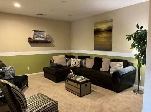 16867 Royal Pines Ln, Santa Clarita, CA 91387-8165