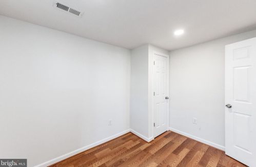 2004 York Dr, Woodbridge VA  22191-2433 exterior