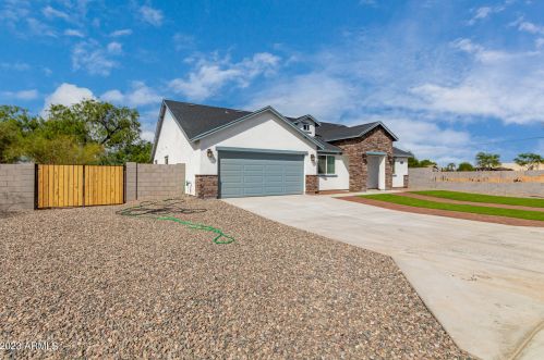 13118 Tuckey Ln, Glendale, AZ 85307-3237