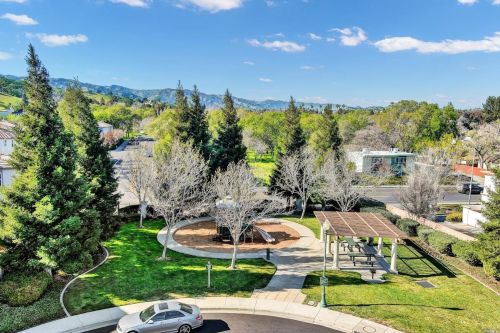 460 Rosso Ct, Vacaville CA 95687-5698 exterior