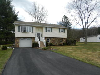 188 Jean Dr, Brodheadsville, PA 18322-7733