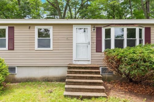 1 Nolet Ave, Salem NH  03079-1756 exterior