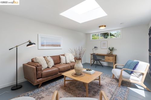 2718 Russell St, Berkeley CA 94705-2333 exterior