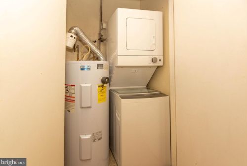 103 Riversedge Dr, Norristown PA  19403-3718 exterior