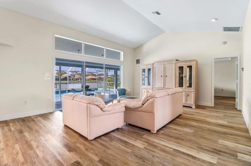 189 Monterey Dr, Naples, FL 34119-4620