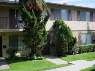 7095 Russan Ln, Lemon Grove, CA 91945-3530
