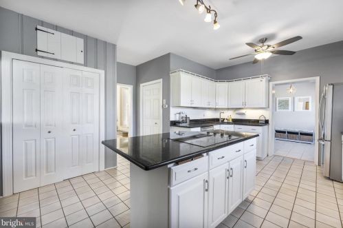 388 Bishop Hollow Rd, Newtown Square PA  19073-3901 exterior