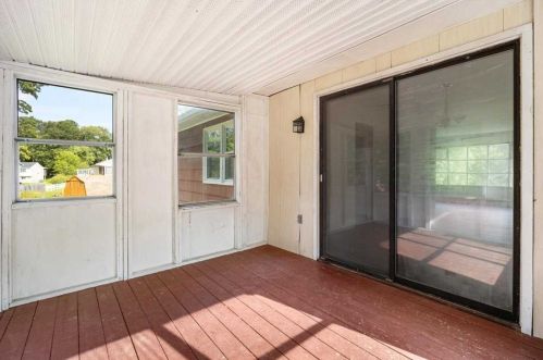 72 Spook Hl Rd, New Hamburg NY  12590-4305 exterior