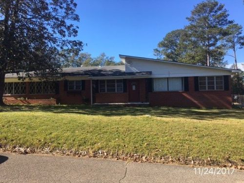 1319 Highland Dr, Wboro, MS 39367-2129