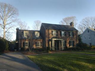 835 Roslyn Rd, Winston Salem, NC 27104-1031