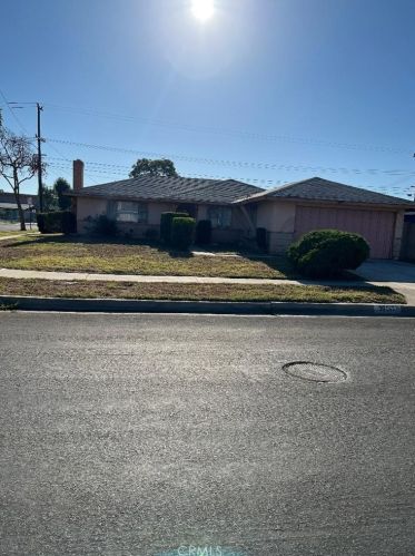 19117 Campaign Dr, Long Beach, CA 90746-2019