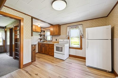 478 Riverside Dr, Fabyan, CT 06255-2164
