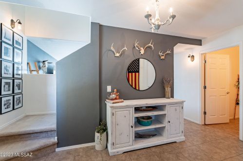 8002 Nautilus Dr, Tucson, AZ 85756-9310