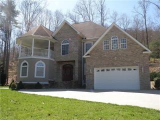 36 Timberwood Dr, Asheville, NC 28806-5106