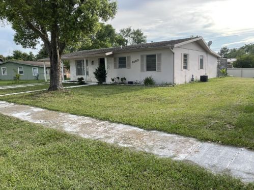 1460 Lombardy Dr, Deltona, FL 32725-9218