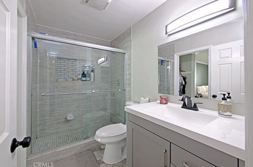 2000 Figwood Ln, Anaheim CA  92806-4605 exterior