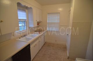 1229 Oakland Rd, Cedar Rapids IA  52402-3919 exterior