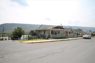 744 Edgemont Ave, Palmerton, PA 18071-1123