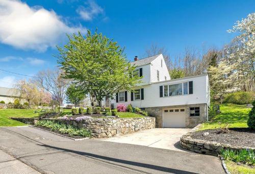 36 Granite Ter, Ansonia, CT 06401-3011