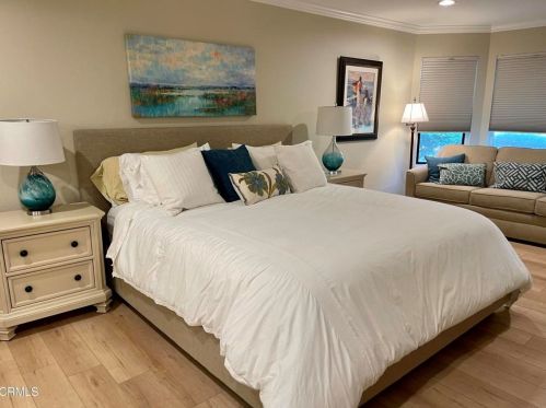 2043 Majorca Dr, Oxnard CA exterior