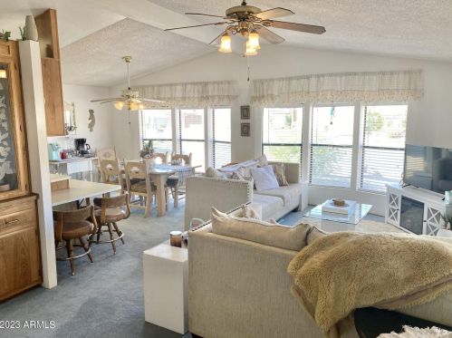 5831 Leonora St, Mesa, AZ 85215-2719