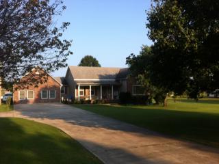 800 Bishop Rd, Dyersburg, TN 38024-8424
