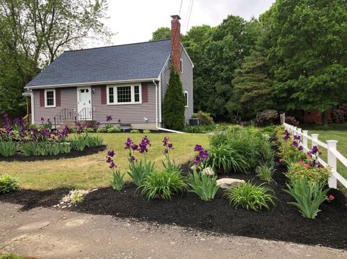 39 Chisholm Rd, Stoughton, MA 02072-2705