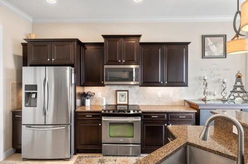 9407 Quarry Dr, Naples FL  34120-5223 exterior